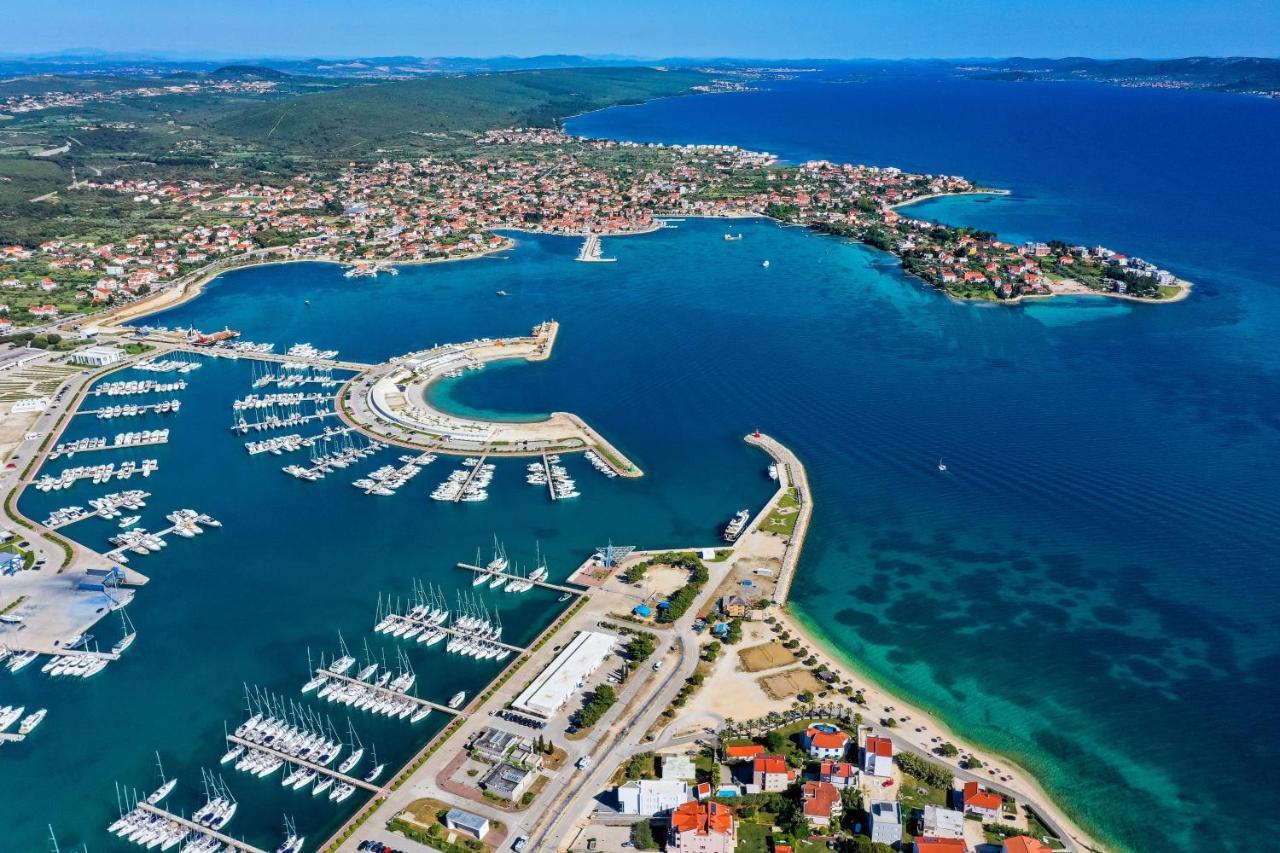 Apartments By The Sea Sukosan, Zadar - 5863 Kültér fotó