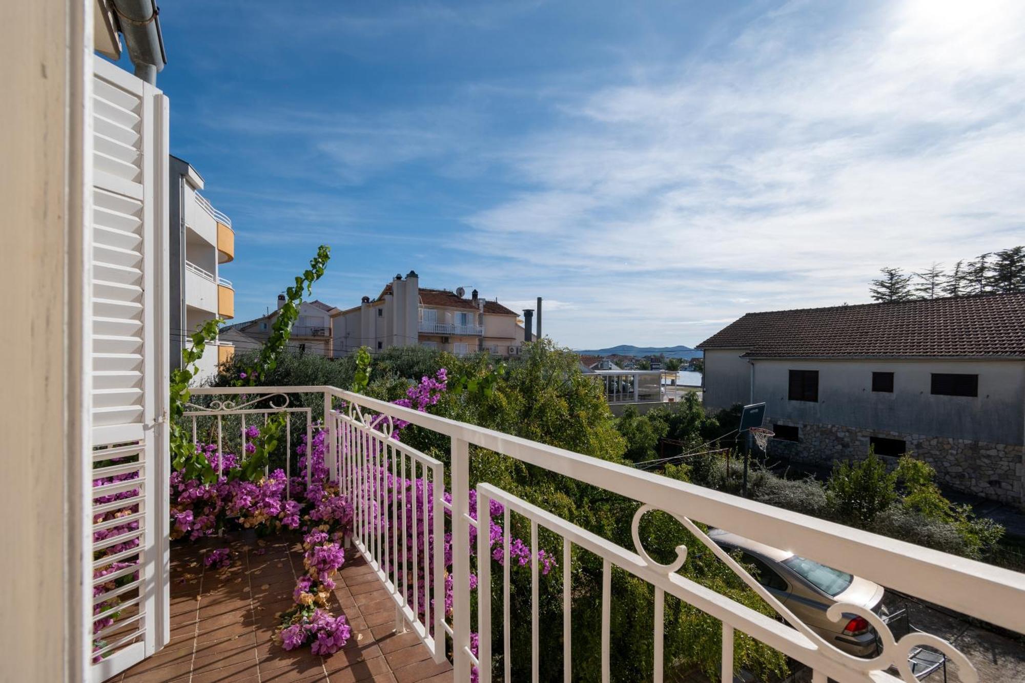 Apartments By The Sea Sukosan, Zadar - 5863 Kültér fotó